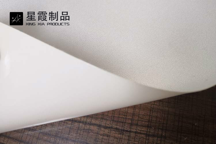 PET薄膜復(fù)合絲綢布料